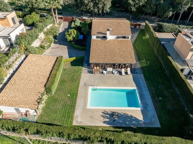 6 Zimmer Haus zu verkaufen in Sant Vicenç de Montalt mit Pool Garage - 1.245.000 € (Ref: 9988410)