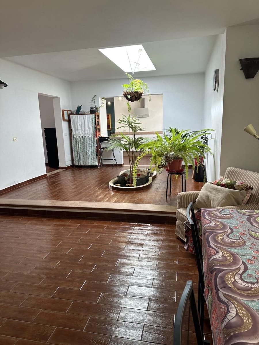 Chalet de 4 habitaciones en Haría en venta con garaje - 690.000 € (Ref: 9988412)