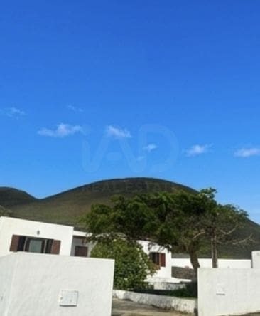 Chalet de 4 habitaciones en Haría en venta con garaje - 690.000 € (Ref: 9988412)
