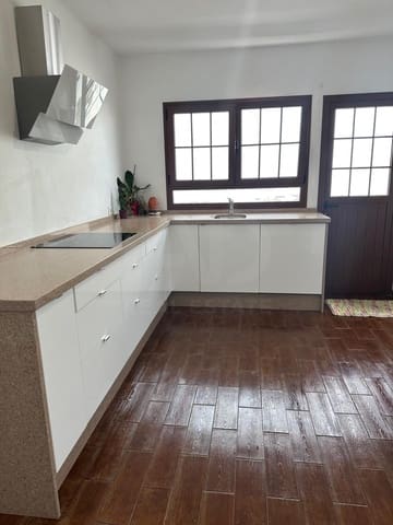 Chalet de 4 habitaciones en Ye, Haría en venta con garaje - 690.000 € (Ref: 9988412)