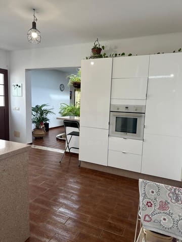 Chalet de 4 habitaciones en Ye, Haría en venta con garaje - 690.000 € (Ref: 9988412)