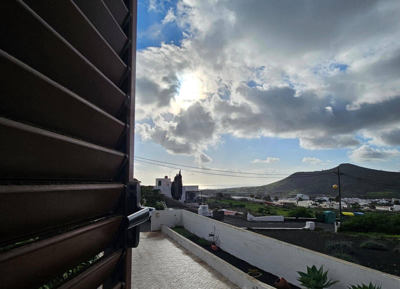 Chalet de 4 habitaciones en Haría en venta con garaje - 690.000 € (Ref: 9988412)