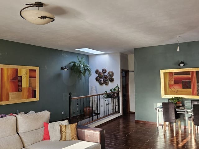 Chalet de 4 habitaciones en Ye, Haría en venta con garaje - 690.000 € (Ref: 9988412)