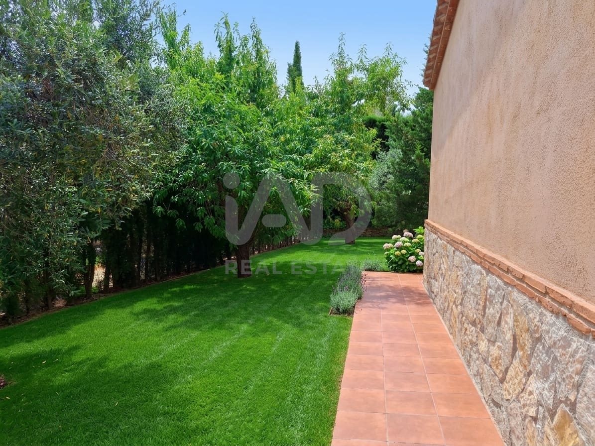 3 soverom Villa til salgs i Tarragona by med svømmebasseng - € 300 000 (Ref: 9988413)