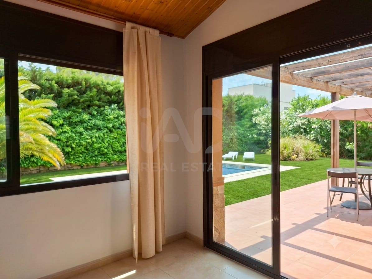 3 soverom Villa til salgs i Tarragona by med svømmebasseng - € 300 000 (Ref: 9988413)
