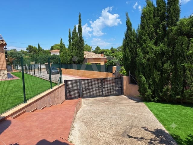 3 soverom Villa til salgs i Les Planes Del Rei, Pratdip med svømmebasseng - € 300 000 (Ref: 9988413)