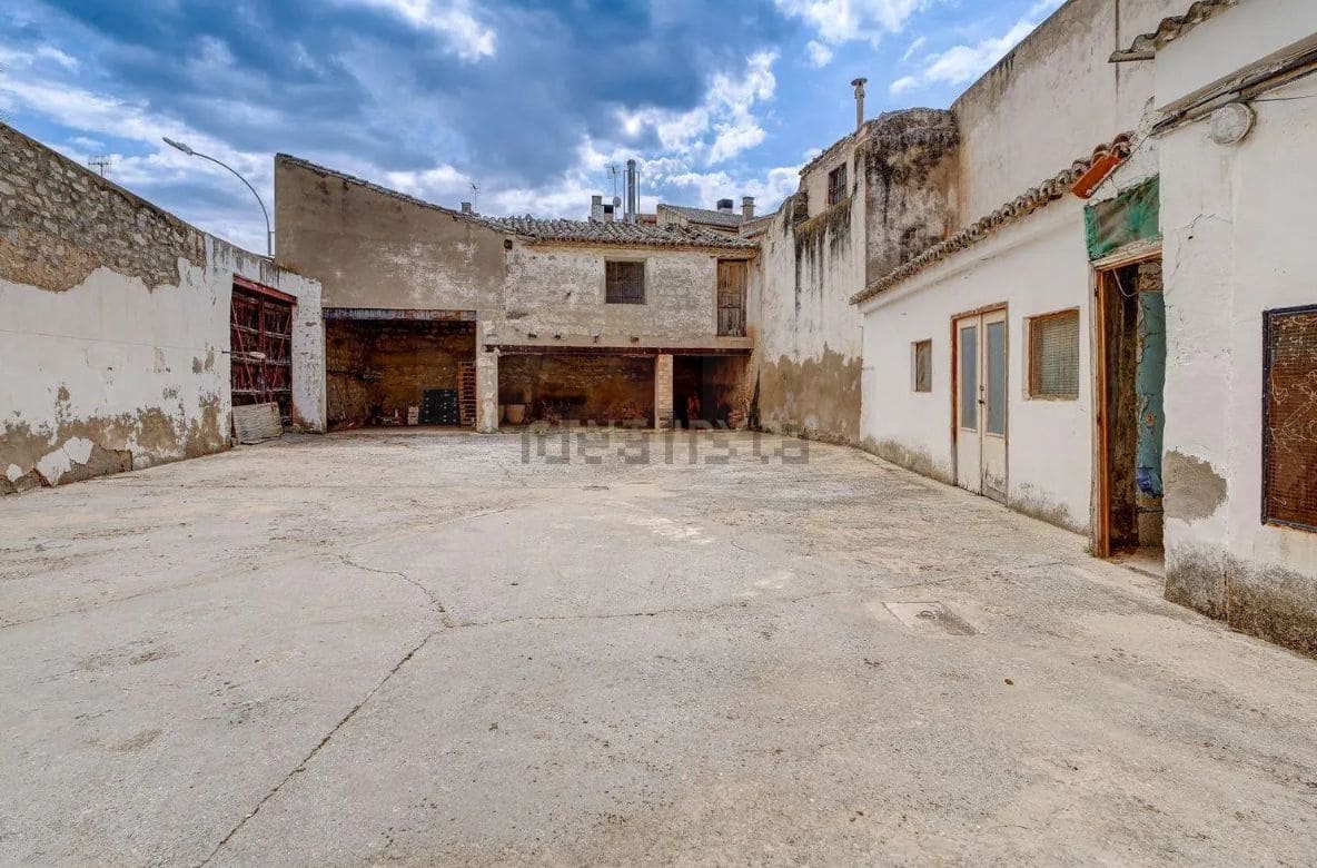 5 slaapkamer Huis te koop in Fustinana met garage - € 159.000 (Ref: 9988414)