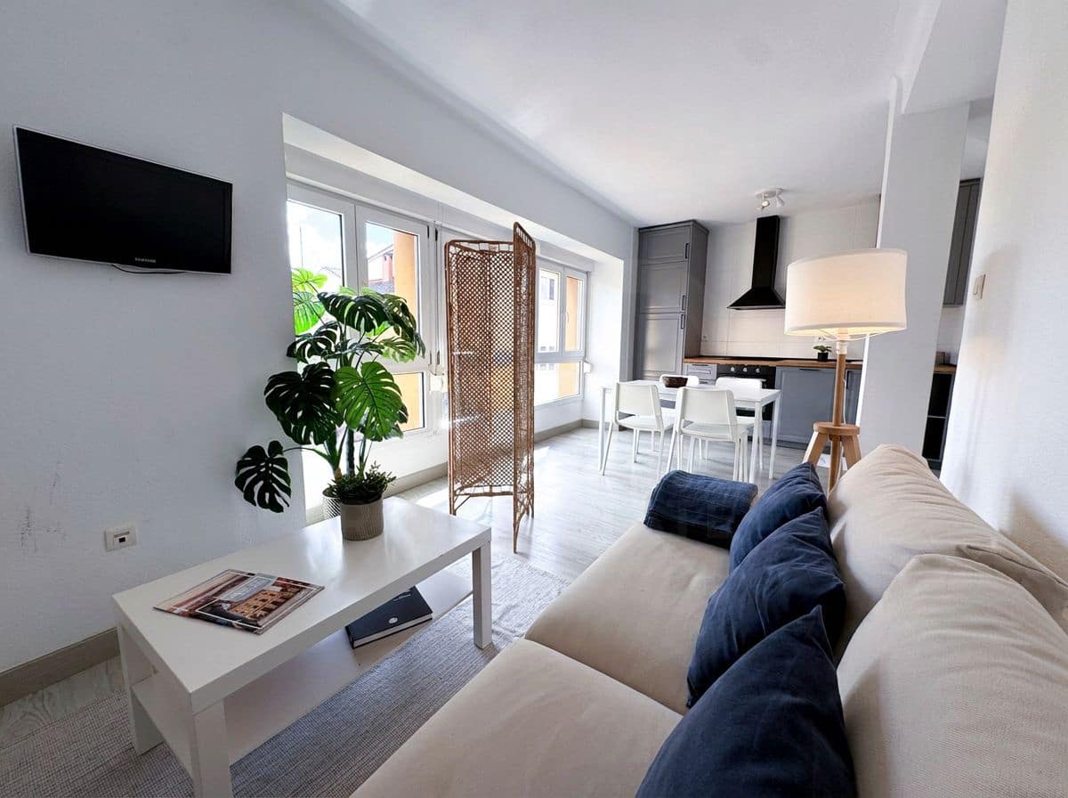 1 sovrum Lägenhet till salu i Gijon - 214 000 € (Ref: 9988415)