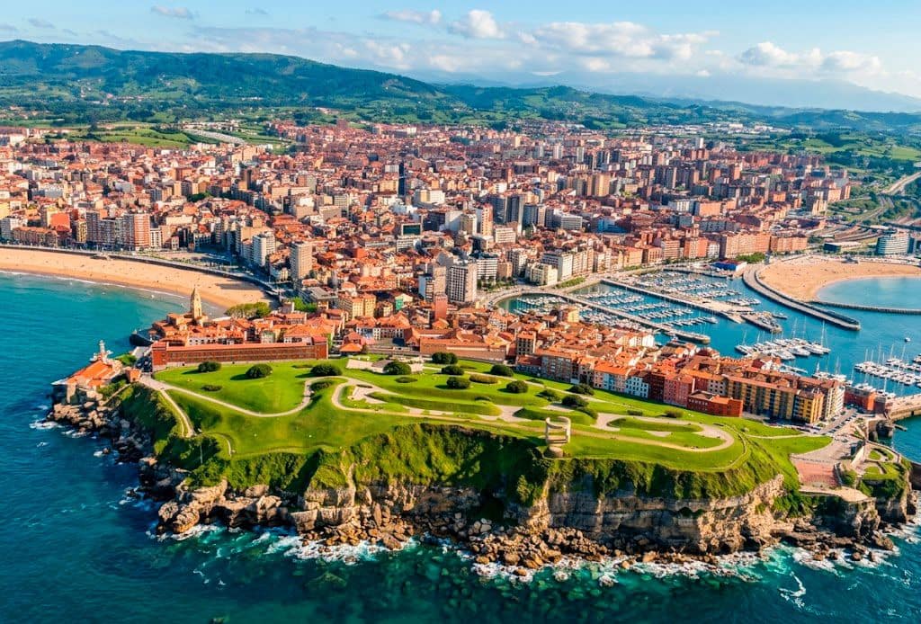 1 sovrum Lägenhet till salu i Gijon - 214 000 € (Ref: 9988415)