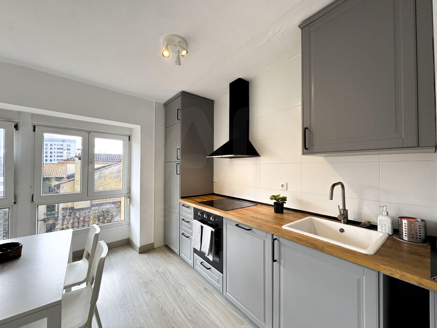 1 sovrum Lägenhet till salu i Gijon - 214 000 € (Ref: 9988415)