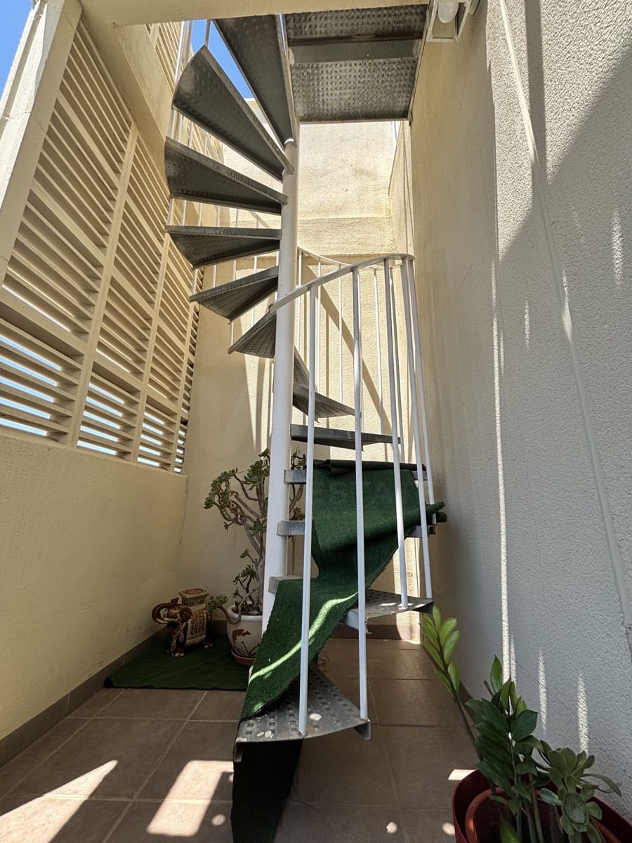 2 soverom Penthouse til salgs i Almeria by med svømmebasseng garasje - € 223 000 (Ref: 9988419)