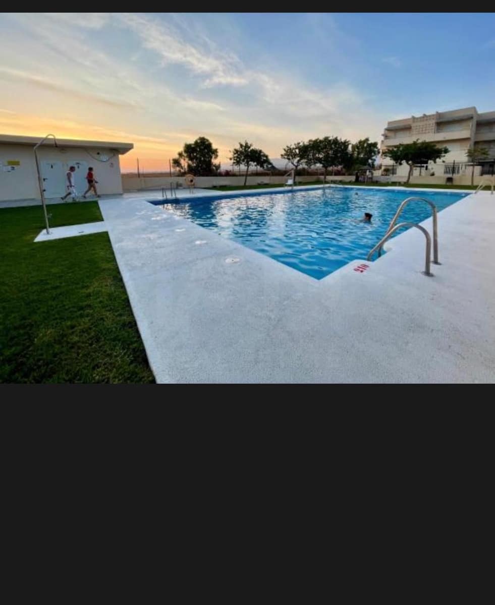 2 soverom Penthouse til salgs i Almeria by med svømmebasseng garasje - € 223 000 (Ref: 9988419)