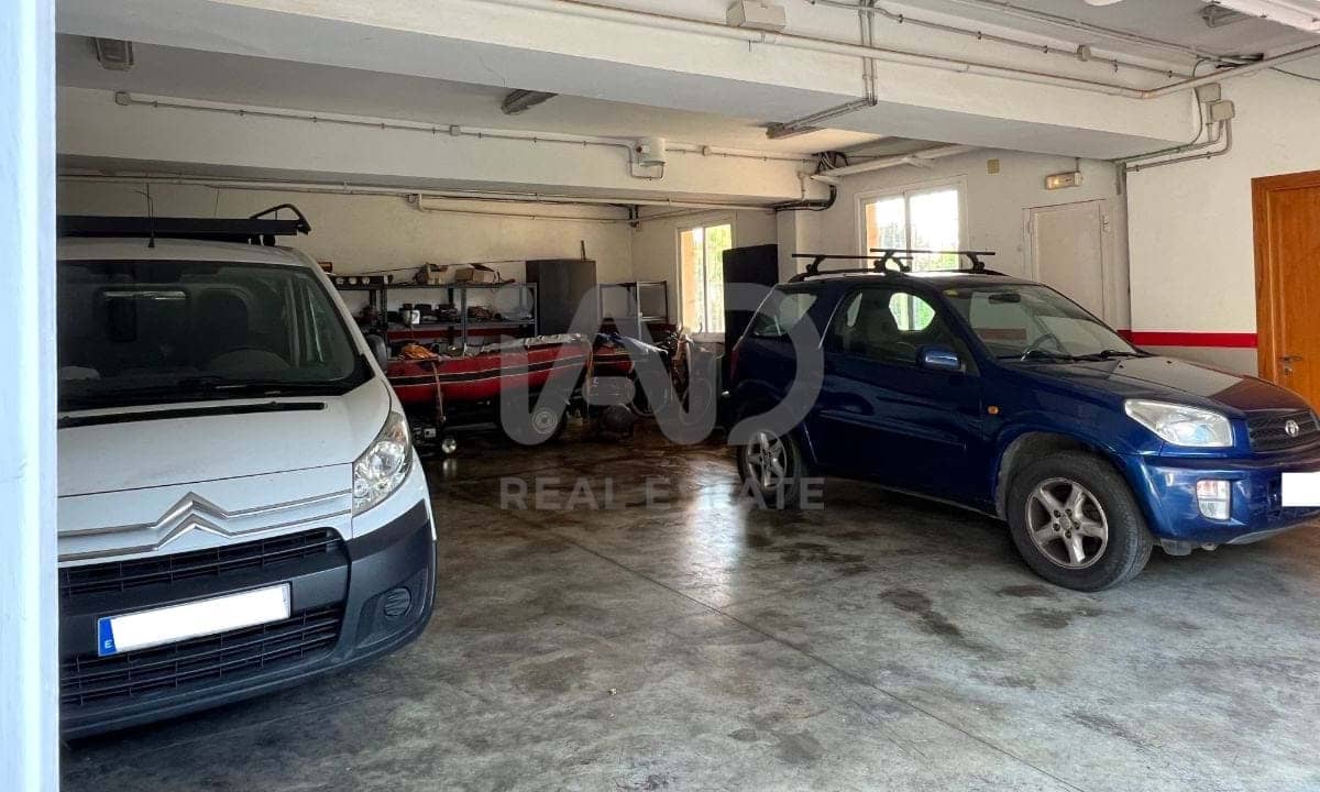 4 soveværelse Byhus til salg i Sabadell med garage - € 800.000 (Ref: 9988420)