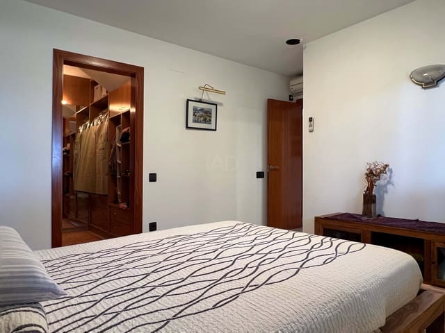 4 soveværelse Byhus til salg i Sabadell med garage - € 800.000 (Ref: 9988420)