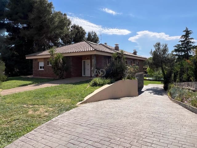 4 soveværelse Byhus til salg i Sabadell med garage - € 800.000 (Ref: 9988420)