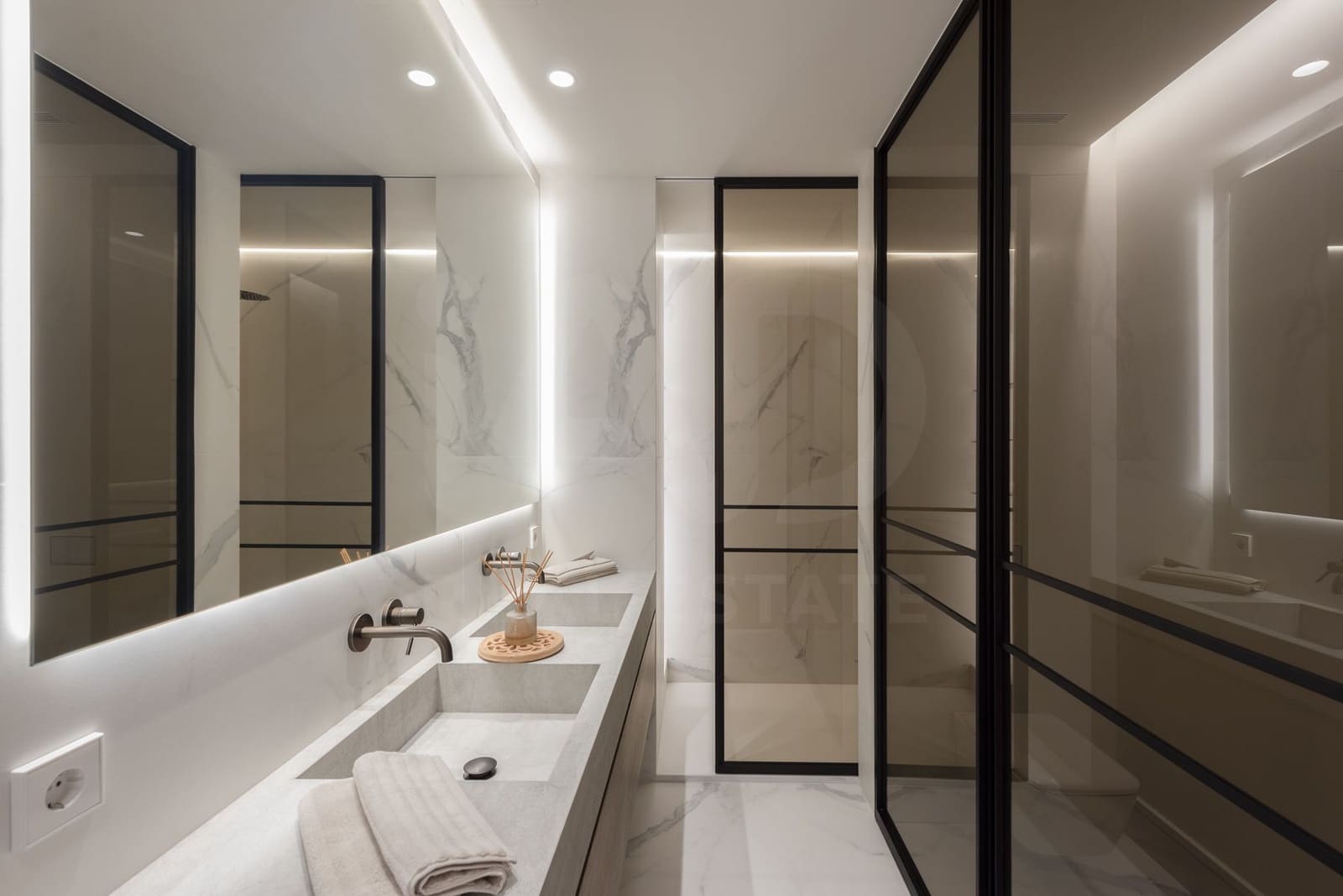 3 slaapkamer Appartement te koop in Barcelona stad - € 2.550.000 (Ref: 9988421)