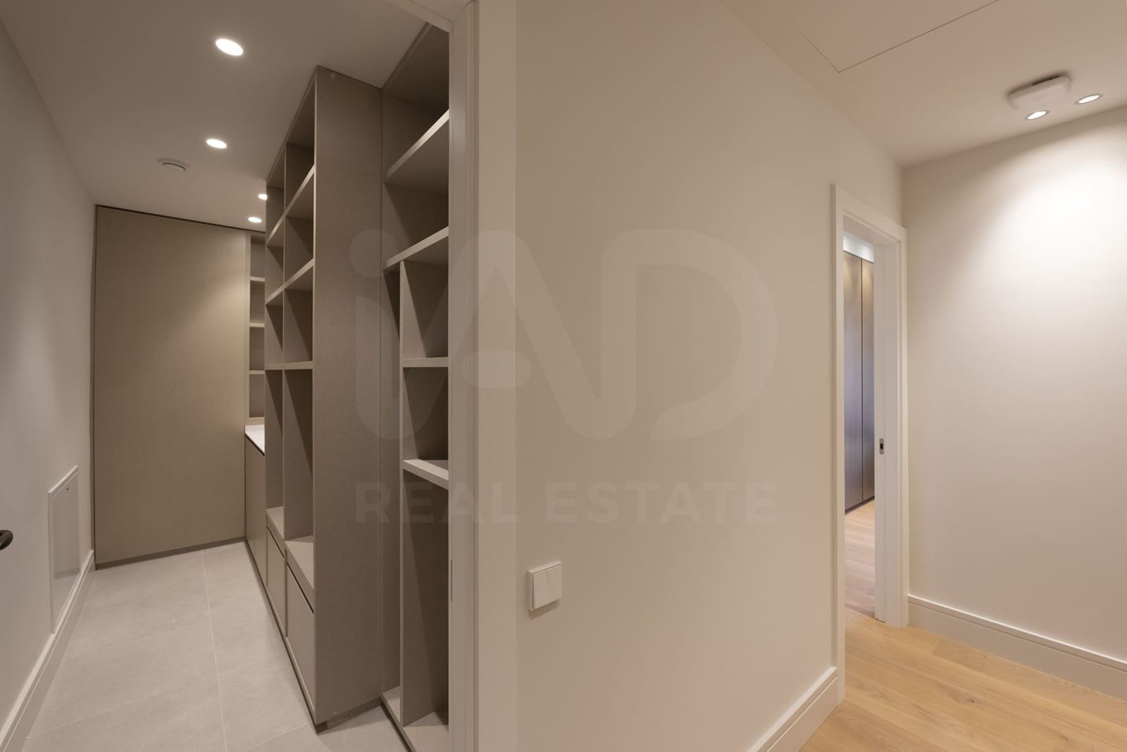 3 slaapkamer Appartement te koop in Barcelona stad - € 2.550.000 (Ref: 9988421)