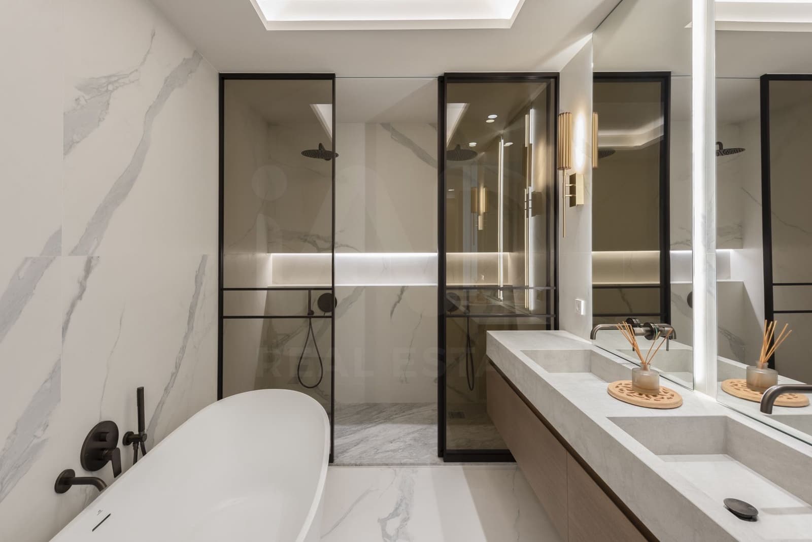 3 slaapkamer Appartement te koop in Barcelona stad - € 2.550.000 (Ref: 9988421)