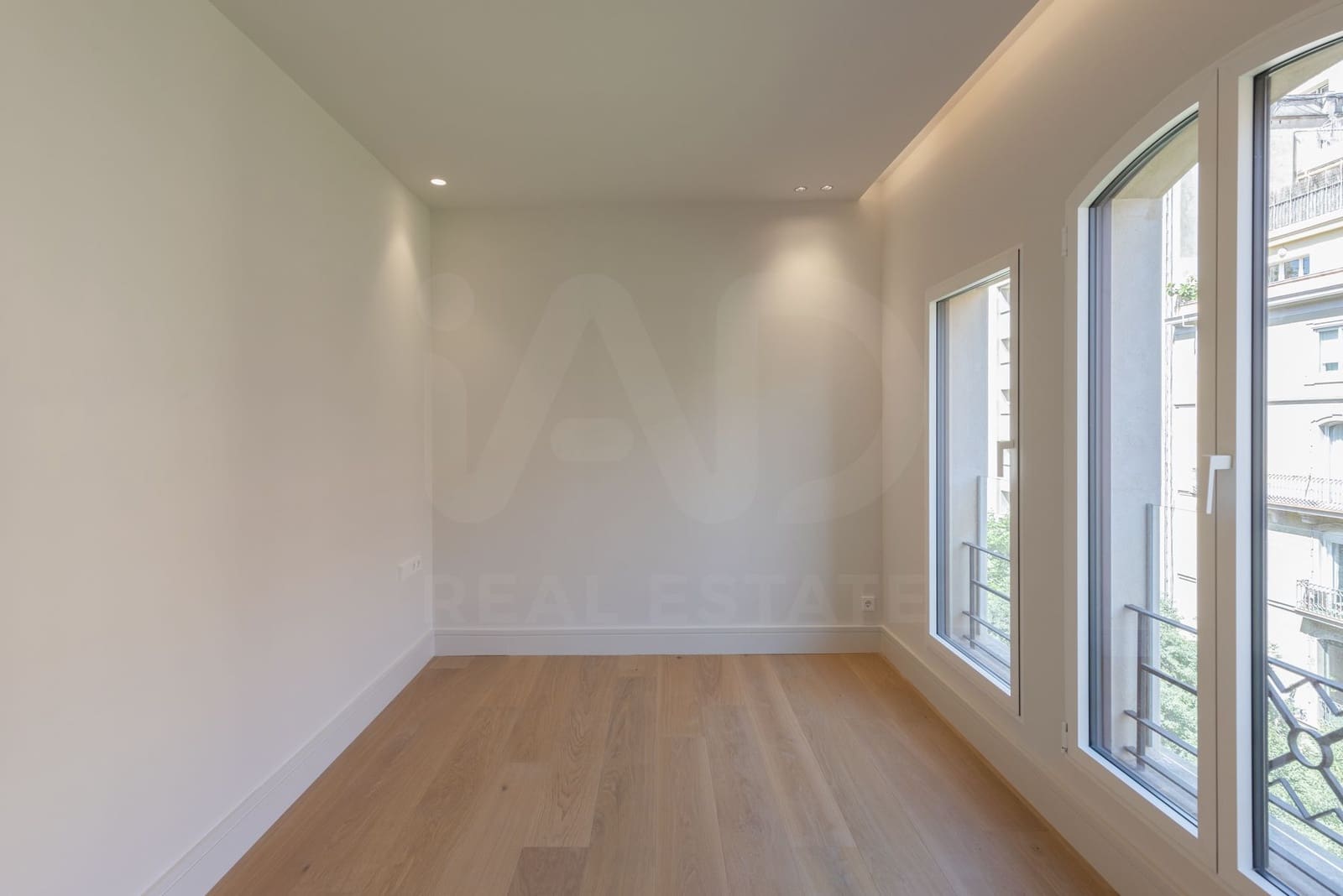3 slaapkamer Appartement te koop in Barcelona stad - € 2.550.000 (Ref: 9988421)