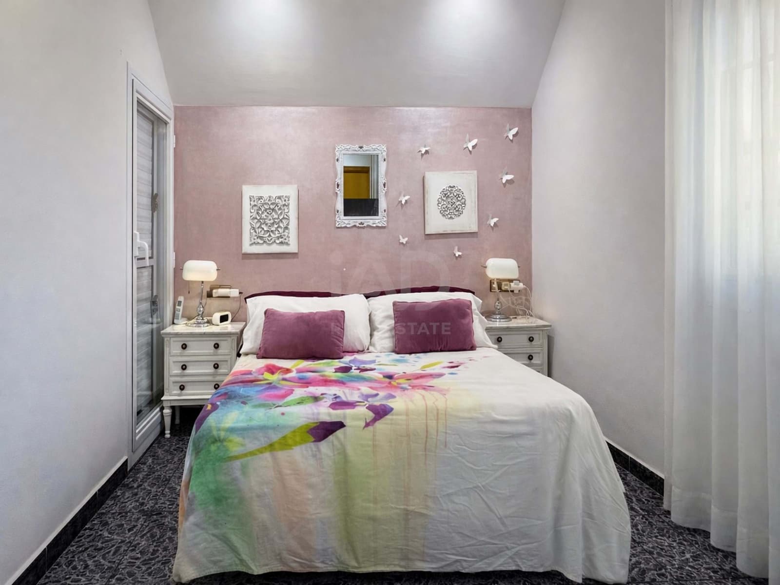 5 soverom Hus til salgs i Barcelona by med svømmebasseng garasje - € 380 000 (Ref: 9988423)