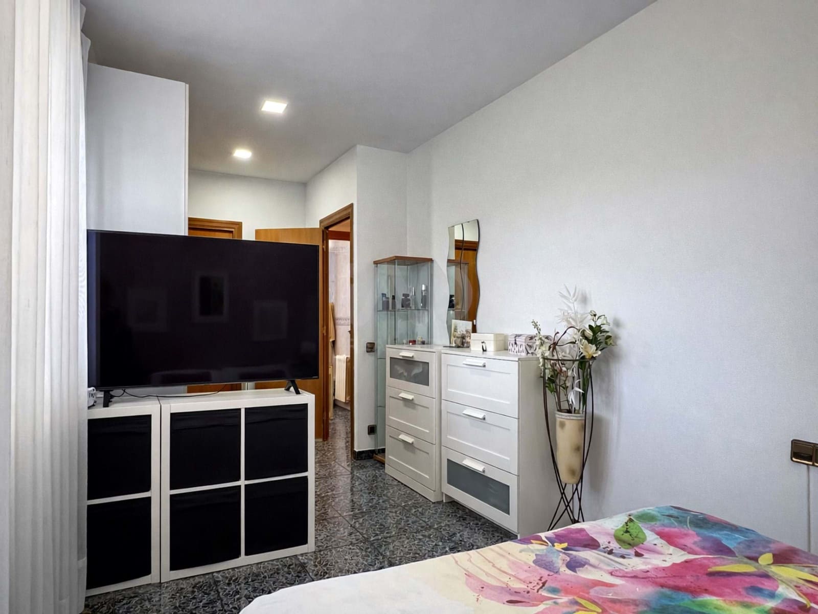 5 soverom Hus til salgs i Barcelona by med svømmebasseng garasje - € 380 000 (Ref: 9988423)