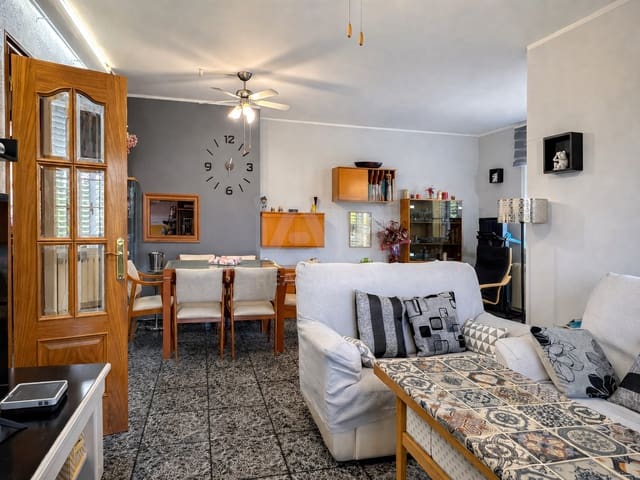 5 soverom Hus til salgs i Barcelona by med svømmebasseng garasje - € 380 000 (Ref: 9988423)