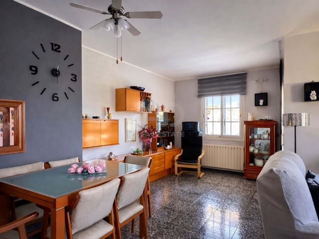 5 soverom Hus til salgs i Barcelona by med svømmebasseng garasje - € 380 000 (Ref: 9988423)
