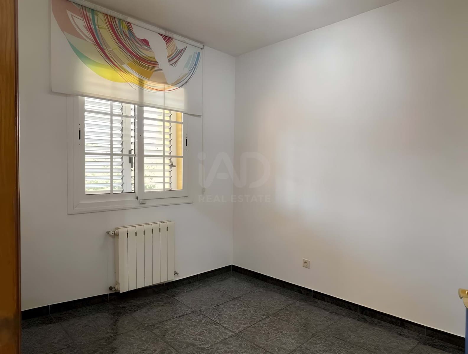5 soverom Hus til salgs i Barcelona by med svømmebasseng garasje - € 380 000 (Ref: 9988423)