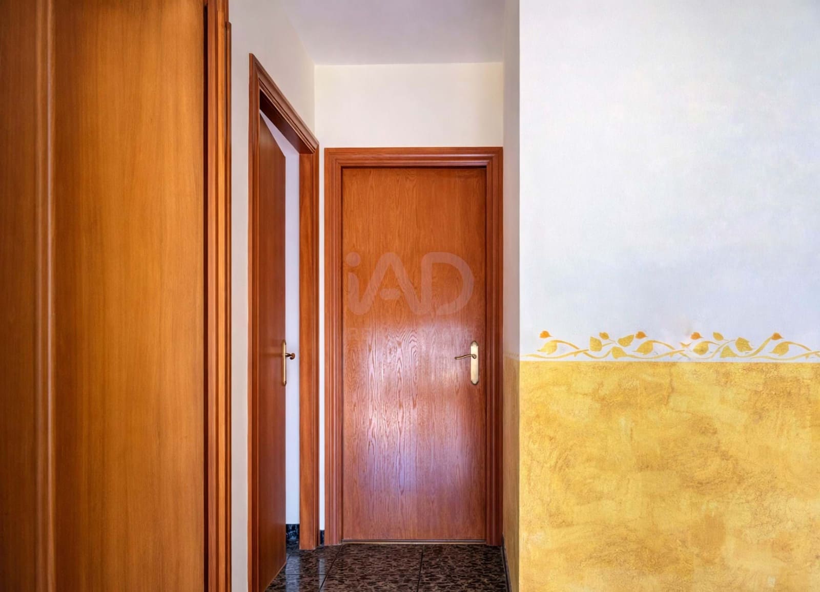 5 soverom Hus til salgs i Barcelona by med svømmebasseng garasje - € 380 000 (Ref: 9988423)