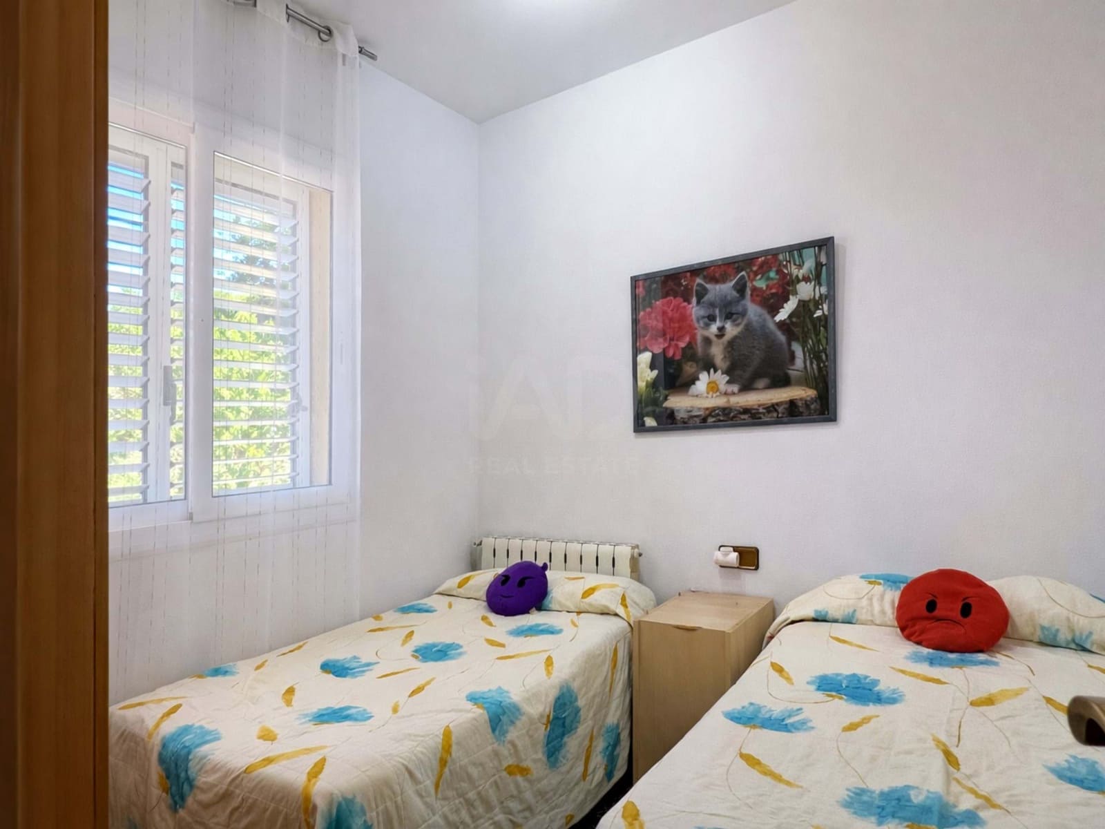 5 soverom Hus til salgs i Barcelona by med svømmebasseng garasje - € 380 000 (Ref: 9988423)