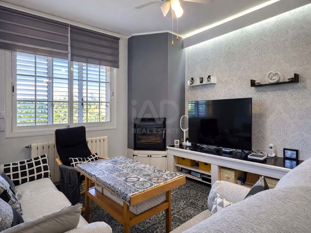 5 soverom Hus til salgs i Barcelona by med svømmebasseng garasje - € 380 000 (Ref: 9988423)