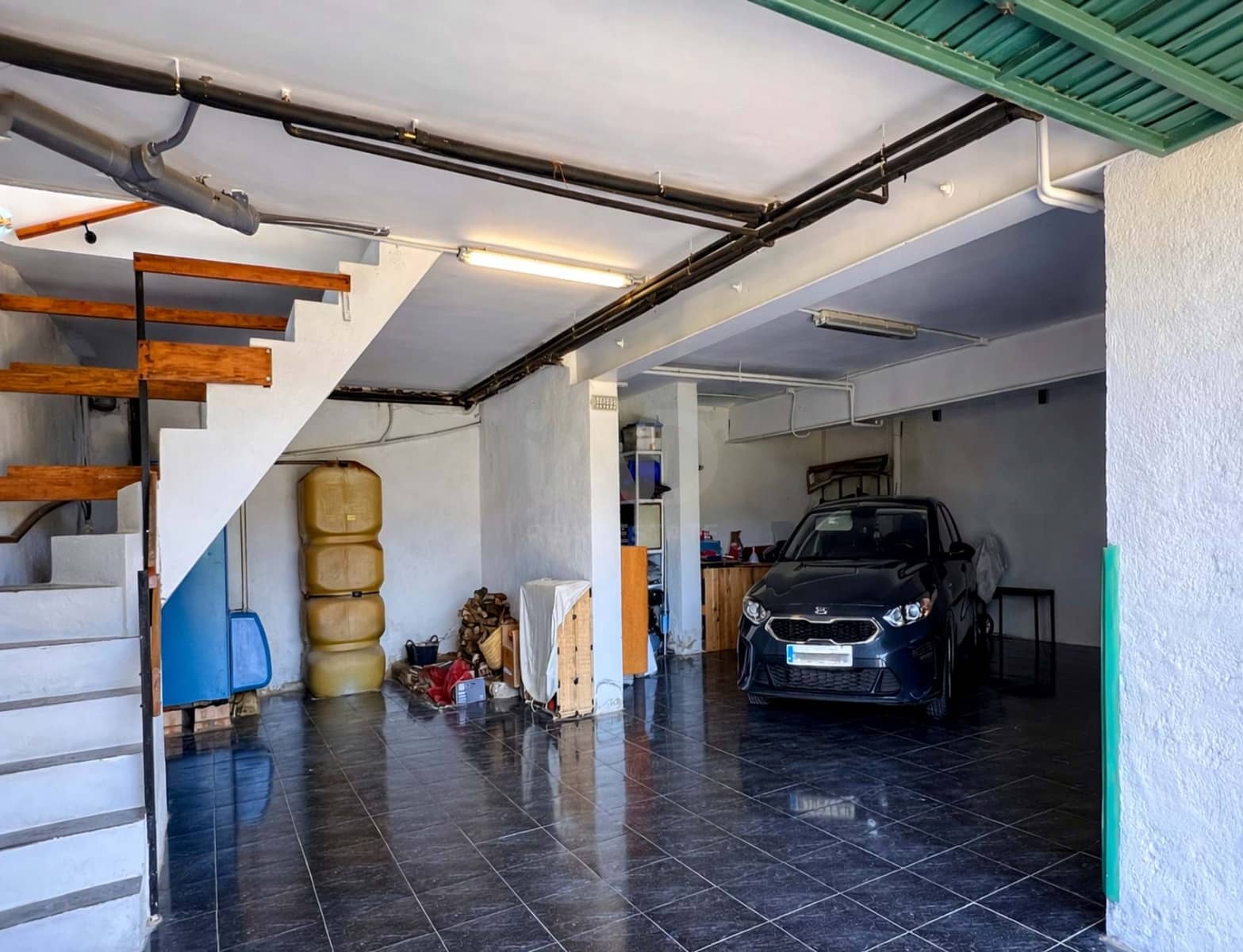 5 soverom Hus til salgs i Barcelona by med svømmebasseng garasje - € 380 000 (Ref: 9988423)