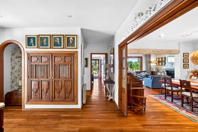 8 Zimmer Haus zu verkaufen in Sant Andreu de Llavaneres mit Pool - 2.500.000 € (Ref: 9988425)