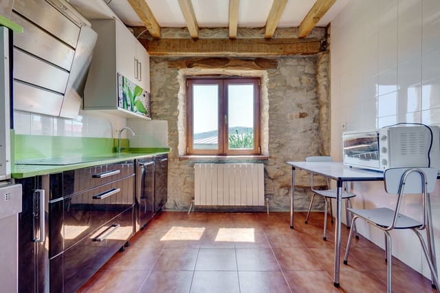 3 makuuhuone Omakotitalo myytävänä paikassa Burgos kaupunki - 395 000 € (Ref: 9988427)