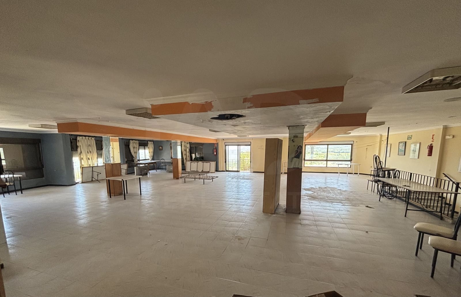 Erhverv til salg i Alicante by - € 239.000 (Ref: 9988430)
