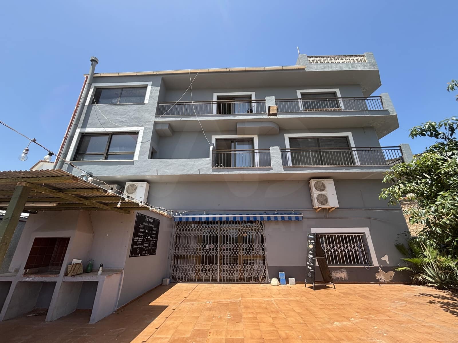 Erhverv til salg i Alicante by - € 239.000 (Ref: 9988430)