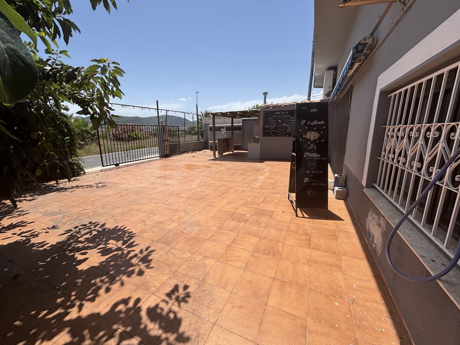 Erhverv til salg i Alicante by - € 239.000 (Ref: 9988430)