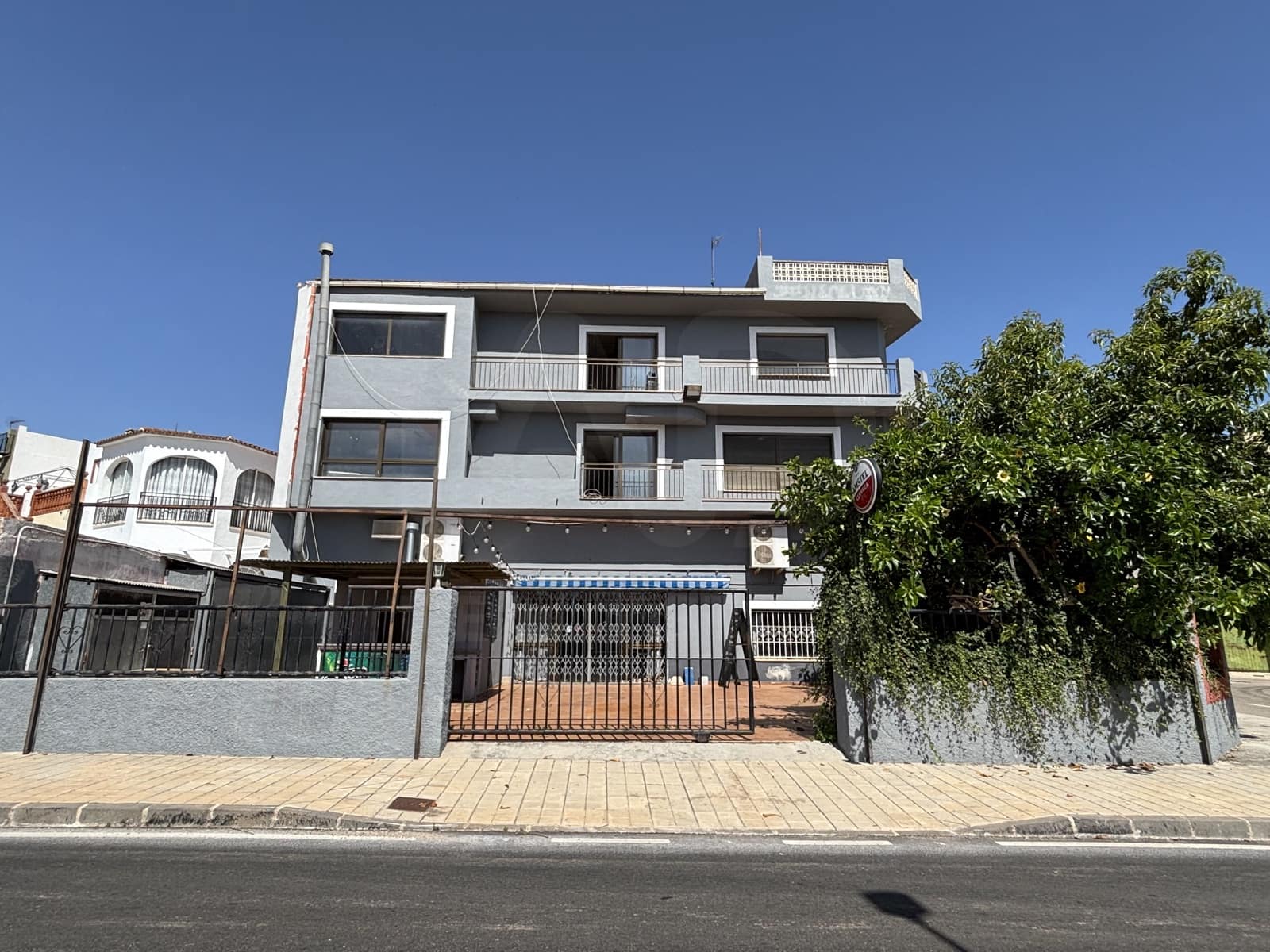 Erhverv til salg i Alicante by - € 239.000 (Ref: 9988430)
