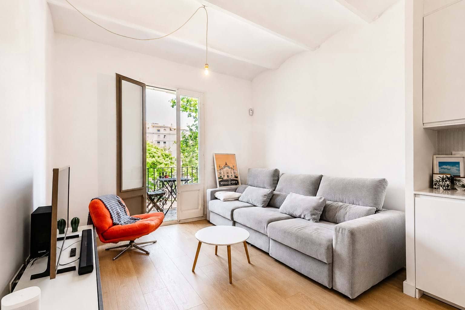 2 bedroom Apartment for sale in Barcelona city - € 395,000 (Ref: 9988432)
