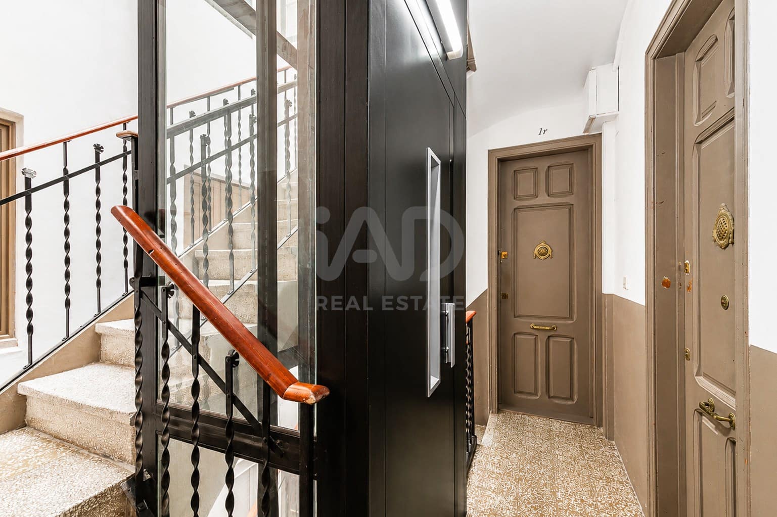 2 bedroom Apartment for sale in Barcelona city - € 395,000 (Ref: 9988432)