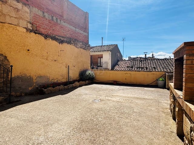 4 sovrum Radhus till salu i Lleida stad med garage - 270 000 € (Ref: 9988433)