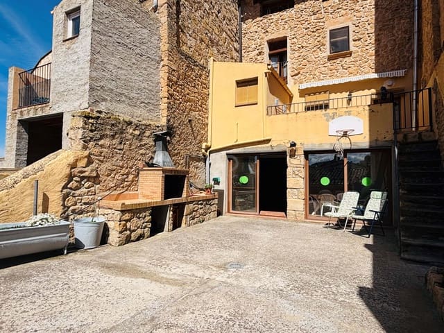 4 sovrum Radhus till salu i Lleida stad med garage - 270 000 € (Ref: 9988433)