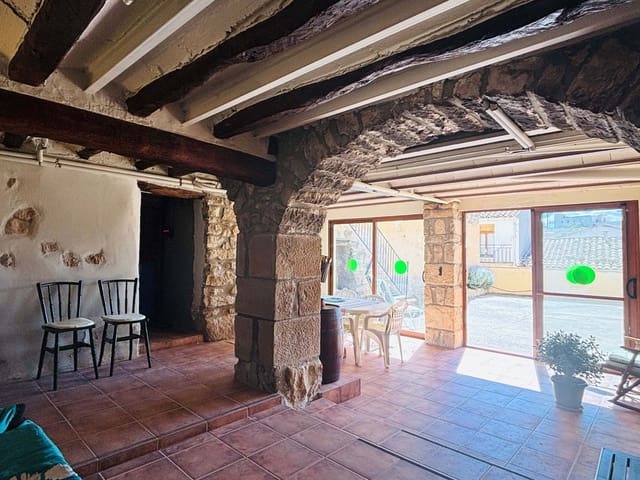 4 sovrum Radhus till salu i Lleida stad med garage - 270 000 € (Ref: 9988433)