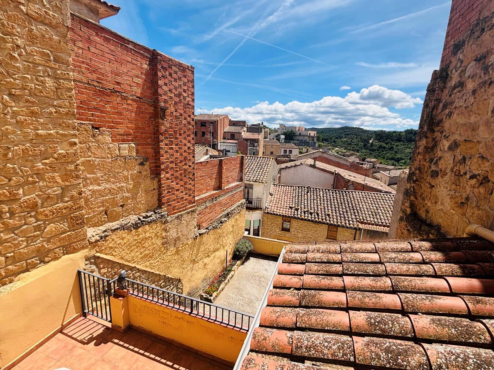 4 chambre Villa/Maison Mitoyenne à vendre à Lleida ville avec garage - 270 000 € (Ref: 9988433)