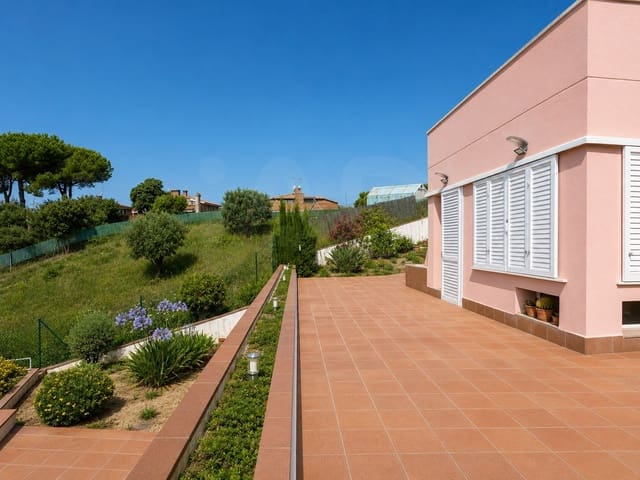 4 soverom Hus til salgs i Barcelona by med garasje - € 949 000 (Ref: 9988435)