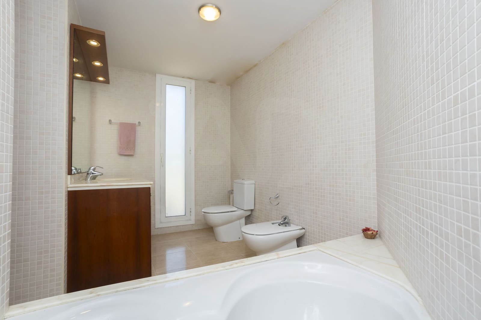 4 soverom Hus til salgs i Barcelona by med garasje - € 949 000 (Ref: 9988435)
