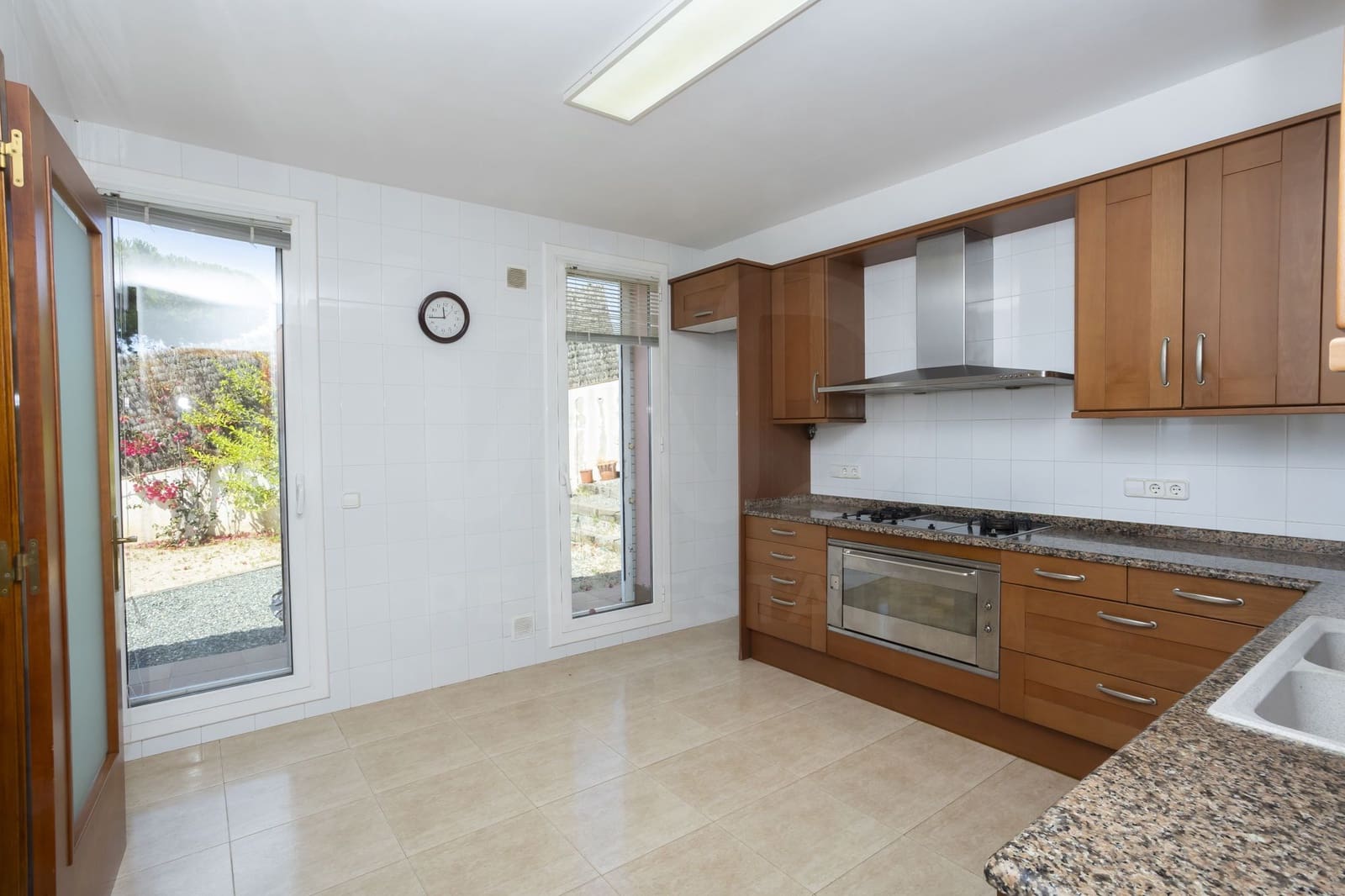 4 soverom Hus til salgs i Barcelona by med garasje - € 949 000 (Ref: 9988435)