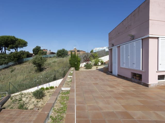 4 soverom Hus til salgs i Barcelona by med garasje - € 949 000 (Ref: 9988435)