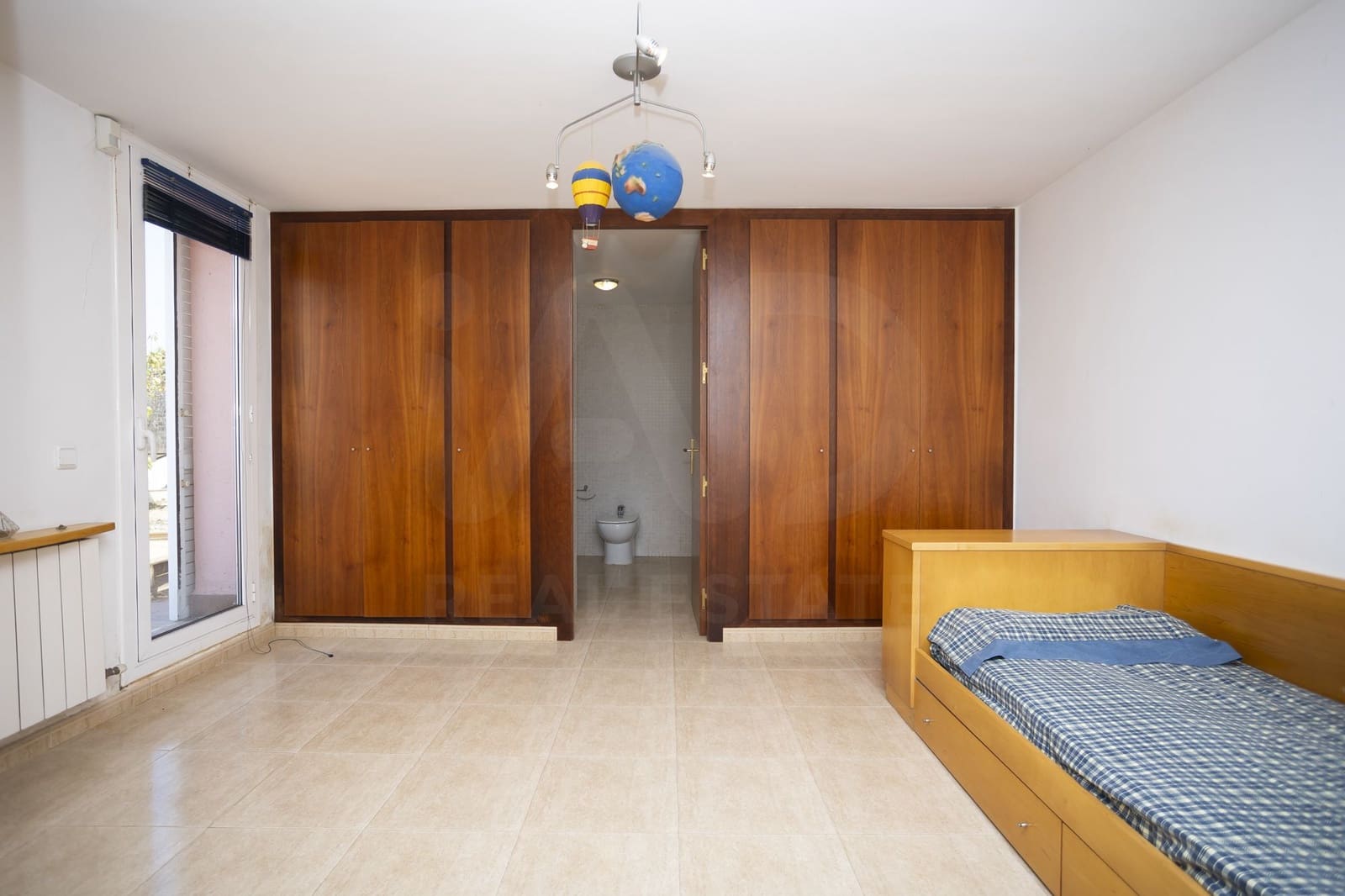 4 soverom Hus til salgs i Barcelona by med garasje - € 949 000 (Ref: 9988435)