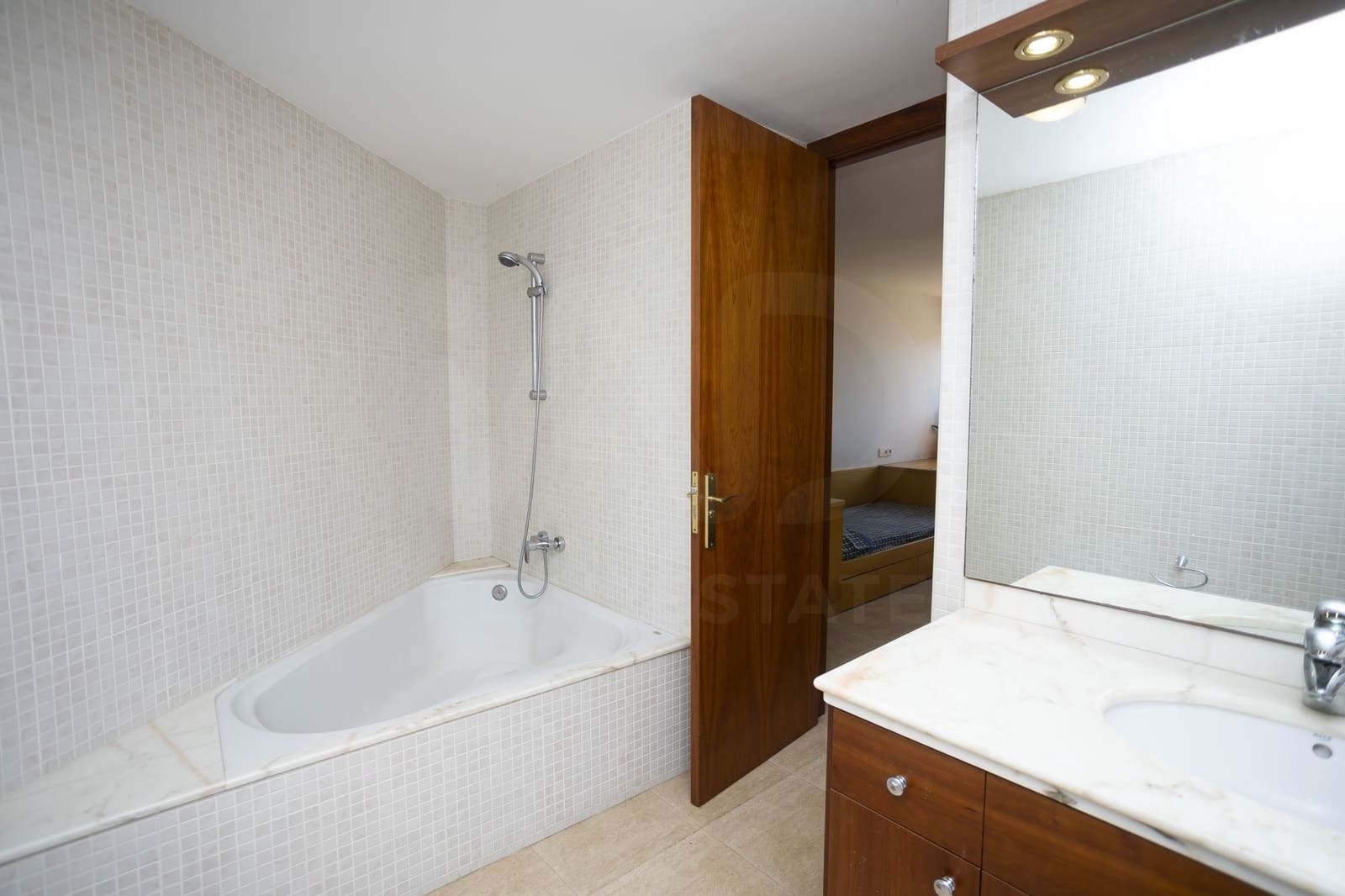 4 soverom Hus til salgs i Barcelona by med garasje - € 949 000 (Ref: 9988435)